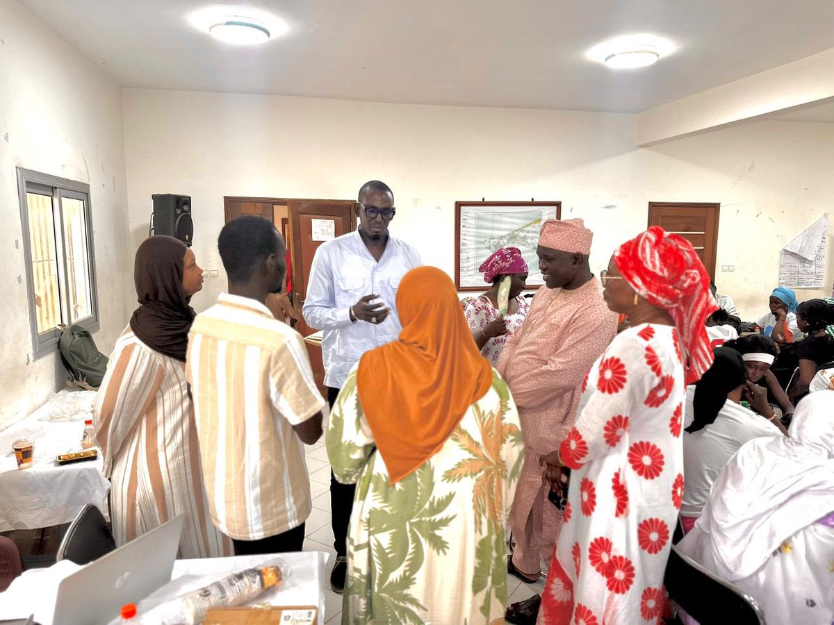 FESTICsn's tweet photo. 📸 Retour en images sur les 2e et 3e journées du FESTIC Boost Numerique à Dakar. Les participantes ont appris à créer leur identité visuelle, géolocaliser leur entreprise, concevoir des supports de communication et développer leur présence numérique. 🚀✨
#FESTICBoostNumerique https://t.co/LONH3fcvvS