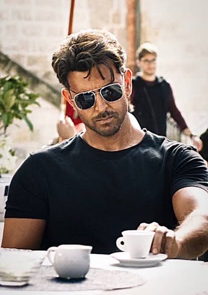 obi__4's tweet photo. #HrithikRoshan to make back to back cameos this year 💥 https://t.co/7A2BD3FaUn