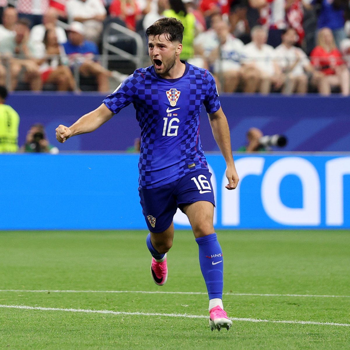 SerieA_EN's tweet photo. History was made yesterday 👏

Martin Baturina became the first ever @Como_1907 player to score at a #FIFAWorldCup 🤷‍♂️ https://t.co/EtecGGchk6