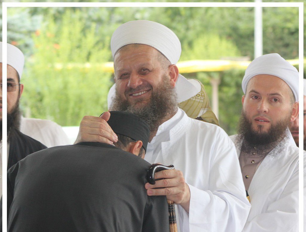 ajansoteki's tweet photo. Cübbeli Ahmet, ‘çocuğun cinsel istismarı’ suçundan hapis cezası alan Yusuf Ziya Gümüşel’in tahliyesini kutladı:

“Kardeşimizin tahliye kararı aldığını büyük bir sevinçle öğrenmiş bulunuyorum.

Geçen haftalarda yaptığım iki mühim görüşmenin de inşallah bunda olumlu bir tesiri olmuştur diye düşünüyorum.

Allah kendisine bir daha hapis yüzü göstermesin.”
