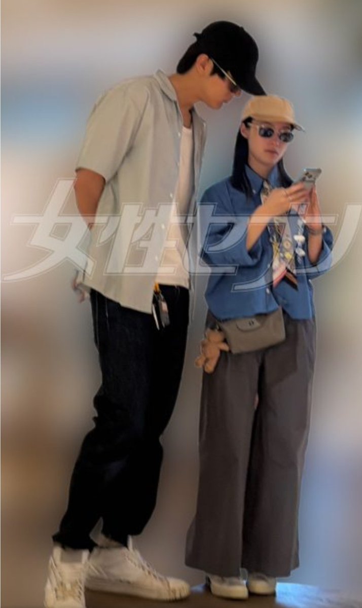 cloverblossoms_'s tweet photo. Josei Seven spotted Hashimoto Kanna (27) and Nakagawa Taishi (28) on a shopping date in Omotesando.

https://t.co/6qQ2De0EUw https://t.co/jWbQriFAS4