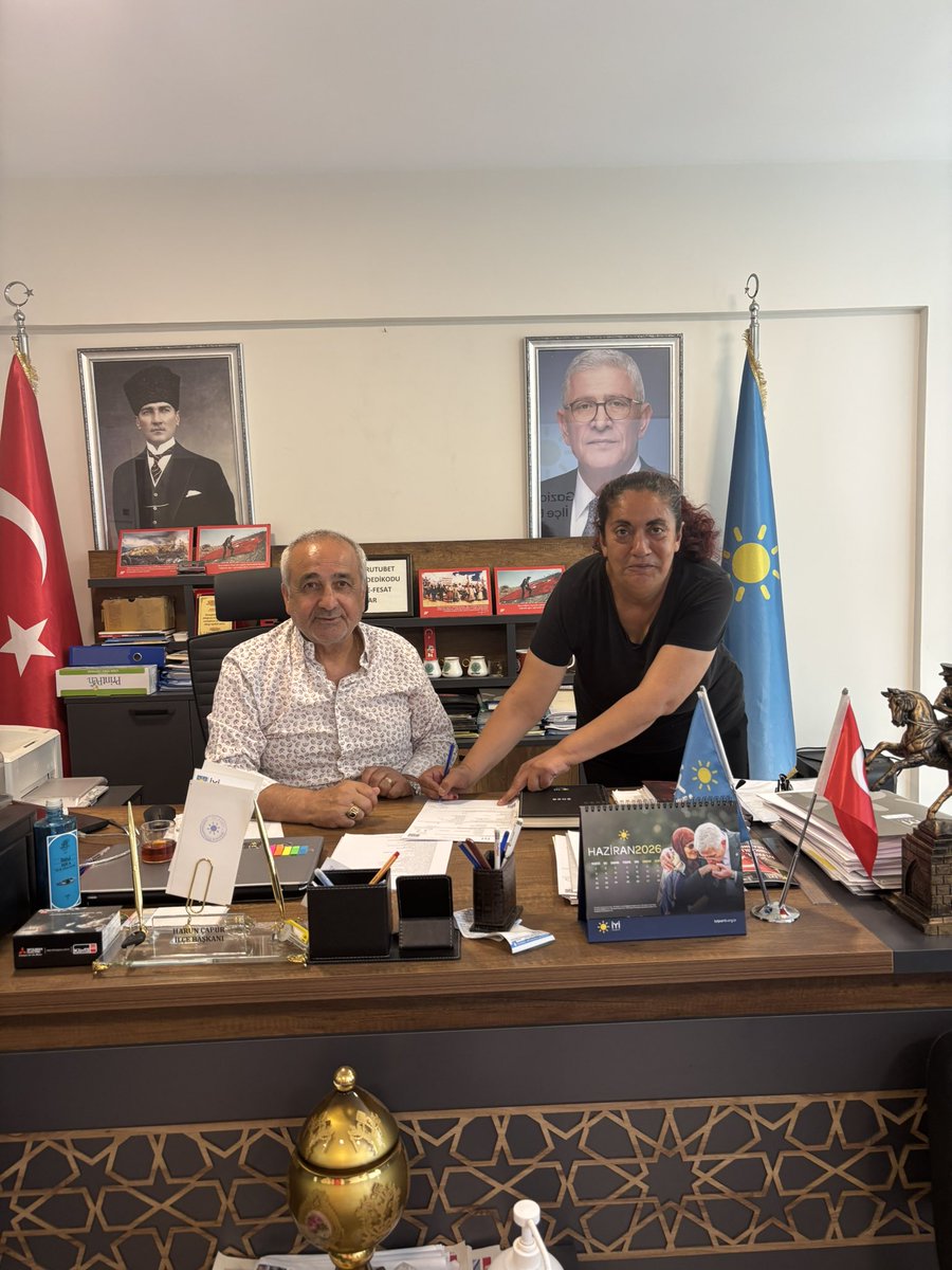 haruncapur's tweet photo. Bugün davamıza güç katan çok anlamlı bir buluşmaya şahitlik ettik. Anne ve kızının birlikte İYİ Parti ailemize katılması, Türk Milletine ve Cumhuriyetimizin değerlerine olan inancın en güzel göstergesidir.

Aramıza hoş geldiniz. Birlikte daha güçlü, birlikte daha İYİ olacağız. https://t.co/WKpGd1phGs