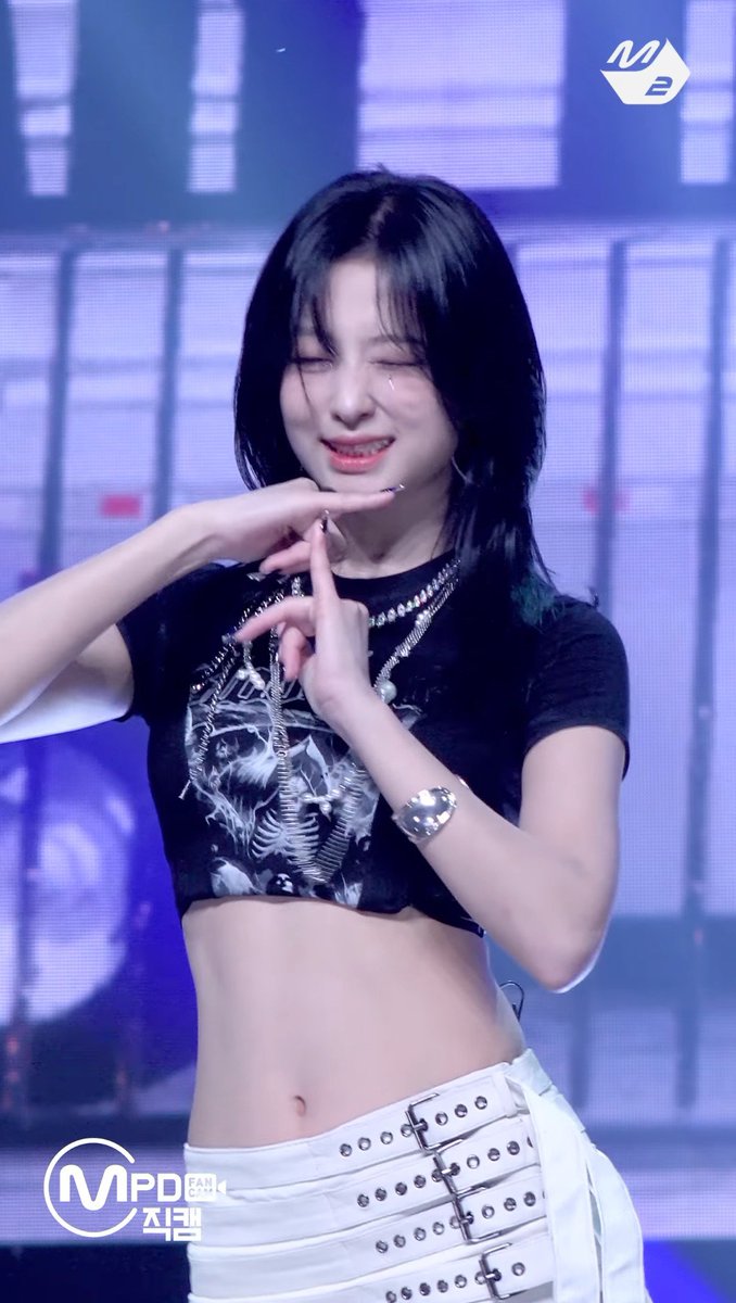 AhyeonsPortal's tweet photo. 06.18.26 | MCD PERFORMANCE [SUGAR HONEY ICE TEA 

#AHYEON #아현 #郑雅贤 #アヒョン
#BABYMONSTER #베이비몬스터 https://t.co/LdLt6RcGoo