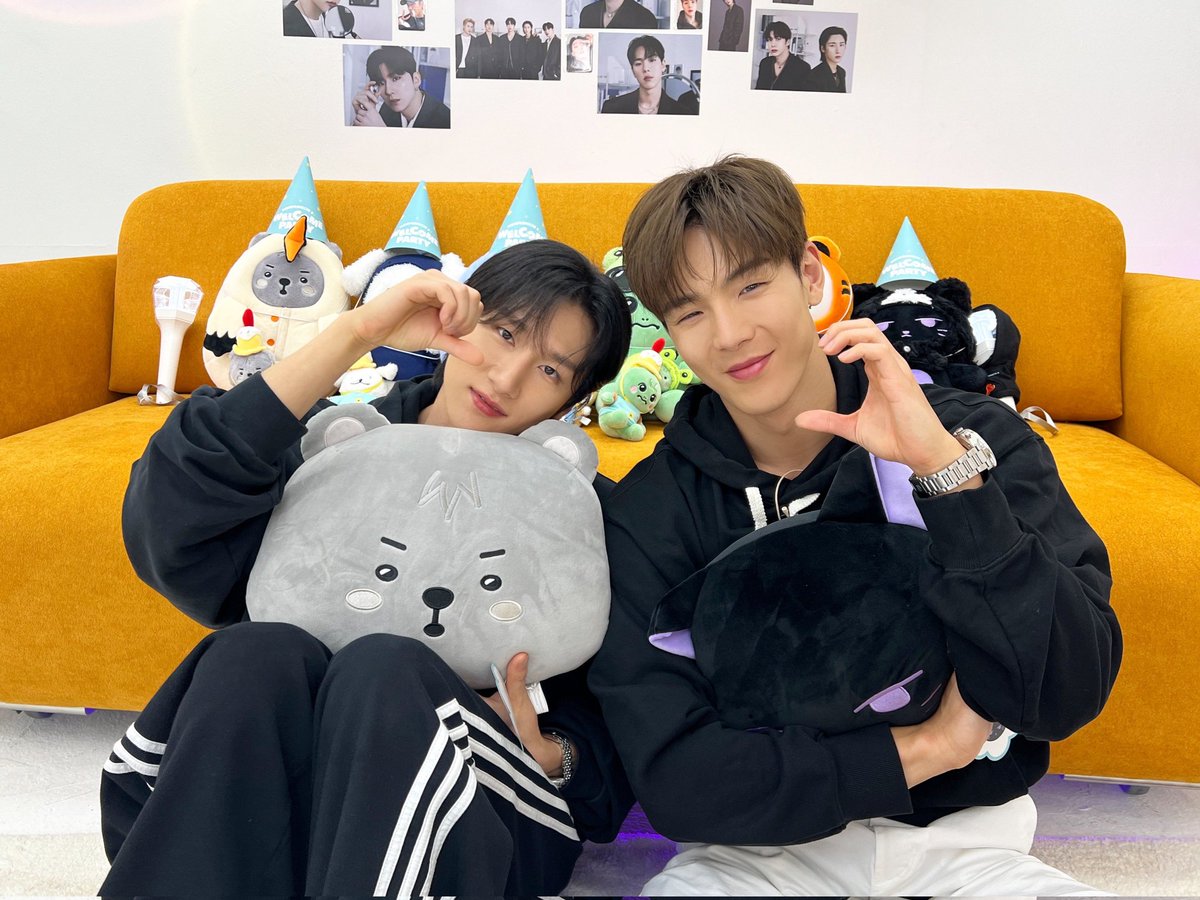 jentyu_VIPxMBB's tweet photo. Aaaaaaaaawwwww Kyun ✨😽🐻✨

#IM #CHANGKYUN #아이엠
#HBDtoSHOWNU
#SHOWNU #셔누 
#몬스타엑스 #MONSTAX #MONSTA_X https://t.co/vT0oqwVxS5