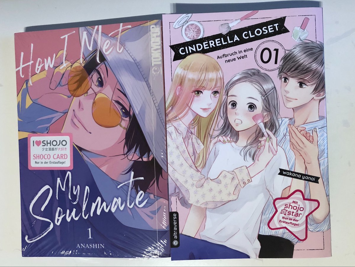 veivetkang's tweet photo. bought these two today i literally can’t wait to start reading cinderella closet please be good https://t.co/qlRJVnnARj