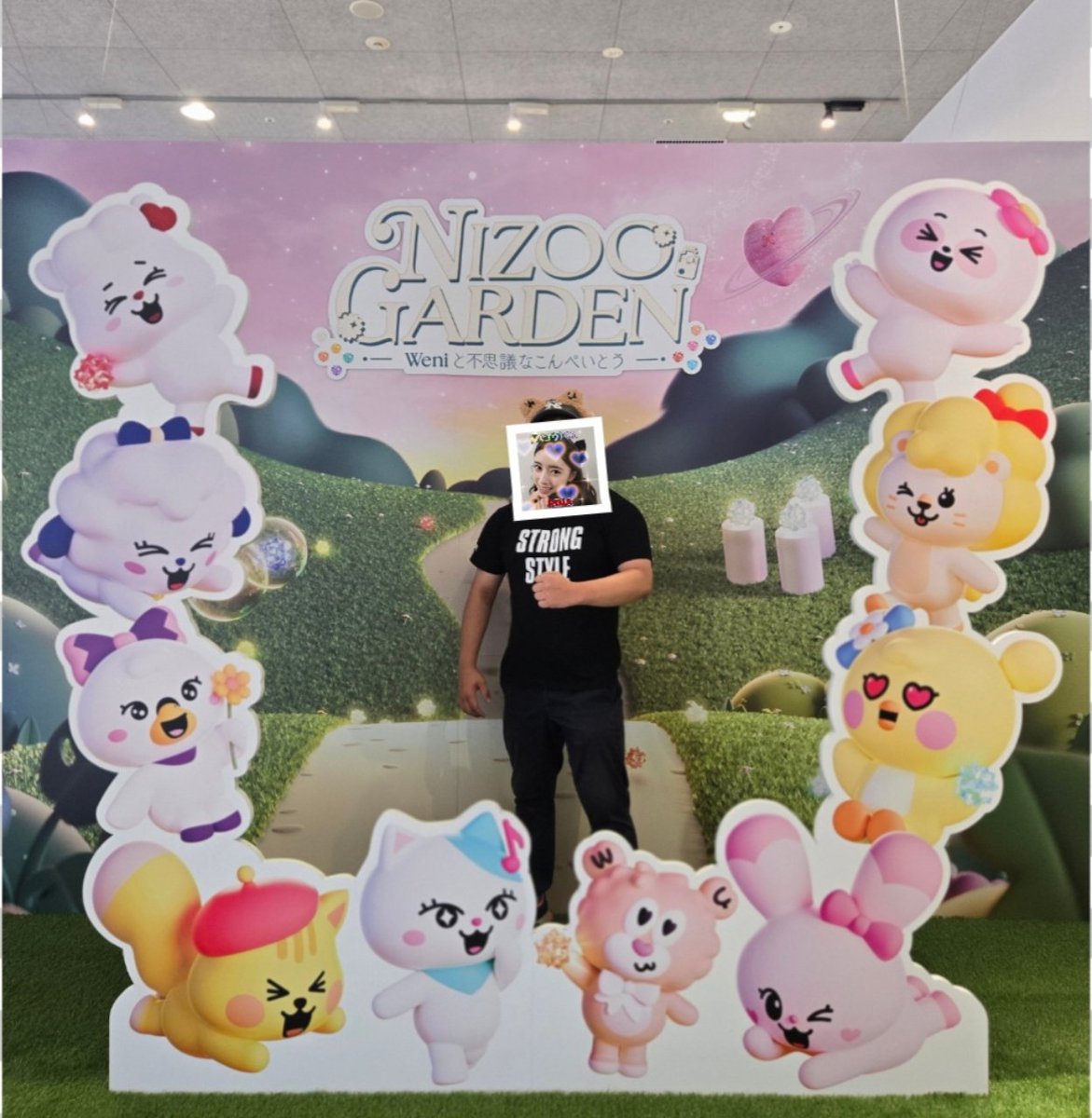 so11256406's tweet photo. こんにちは
昨日は｢NIZOO GARDEN｣に探検？体験？してきました！
入場後のオープニング映像で心を驚かせられたり、ゲームも挑戦して難しいところもありましたが楽しめました🥰 

NiziU ちゃんのサインとかもあって幸せだったのですが…ライブからそんなに経ってないからか感動で涙が出ちゃいました😭 https://t.co/mv7ZrZeXrA
