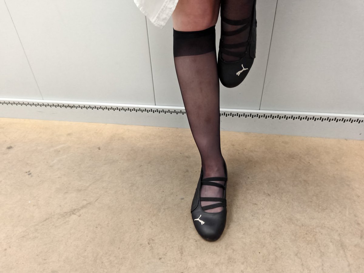 lowlightfeet tweet media