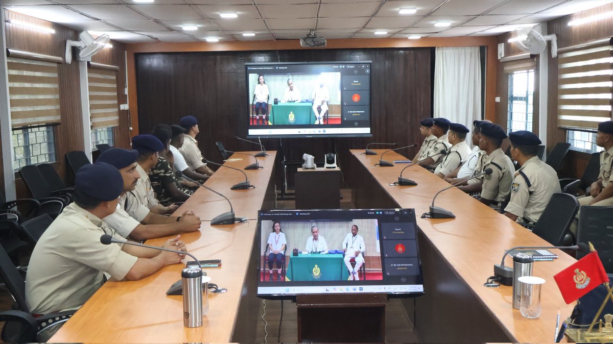 36BnSSB_INDIA's tweet photo. 🧠 36वीं वाहिनी, सशस्त्र सीमा बल के कार्मिकों ने मानसिक स्वास्थ्य एवं तनाव प्रबंधन विषयक VC कार्यक्रम में सहभागिता कर मानसिक स्वास्थ्य संवर्धन संबंधी महत्वपूर्ण जानकारी प्राप्त की।
#SSBIndia #36BNSSB #MentalHealth #StressManagement
@PIB_India @SSB_INDIA @ssbfhq
@SSBFTRSILIGURI https://t.co/LS7gYwRf4z