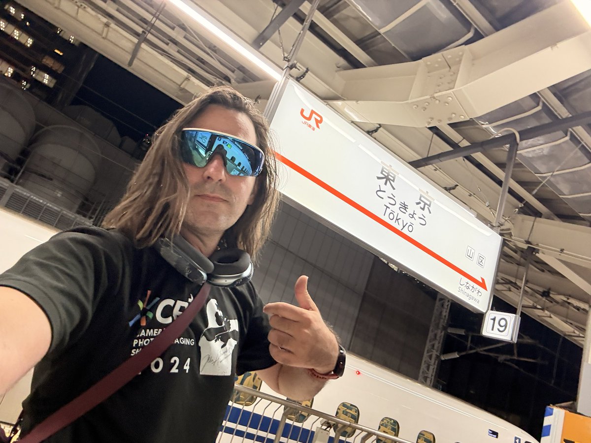 ilkoallexandrof's tweet photo. わぁ〜やっと家帰れる❗️今回は登山もイベントも挟んでたのでイベント用のスイッチャーカメラ機材、登山ウェアなどなど入ってる❗️とりあえず一番後ろの席ゲット❗️私が新幹線乗るときほとんど自由席だよ！時間気にしなくていいし楽❗️

イェーイ！ https://t.co/4YQm9BL0Mi