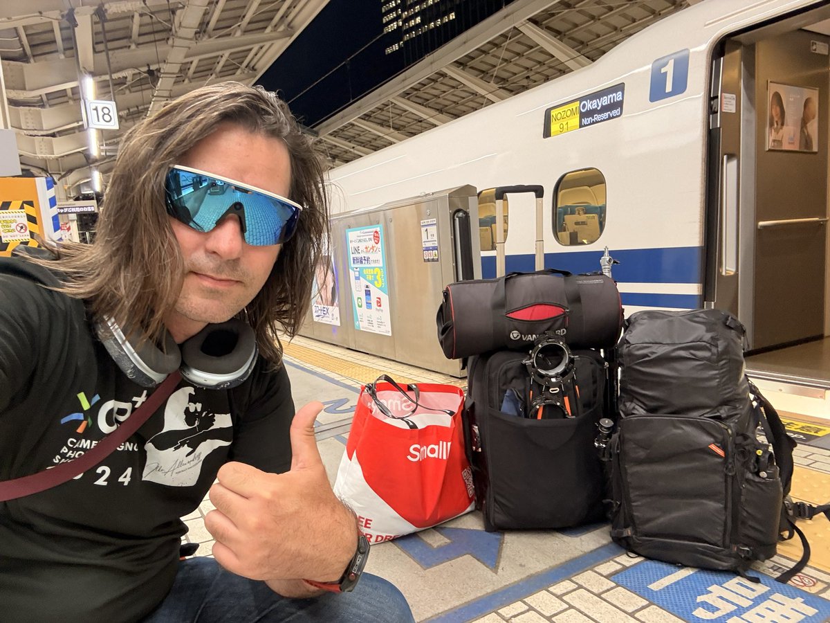 ilkoallexandrof's tweet photo. わぁ〜やっと家帰れる❗️今回は登山もイベントも挟んでたのでイベント用のスイッチャーカメラ機材、登山ウェアなどなど入ってる❗️とりあえず一番後ろの席ゲット❗️私が新幹線乗るときほとんど自由席だよ！時間気にしなくていいし楽❗️

イェーイ！ https://t.co/4YQm9BL0Mi