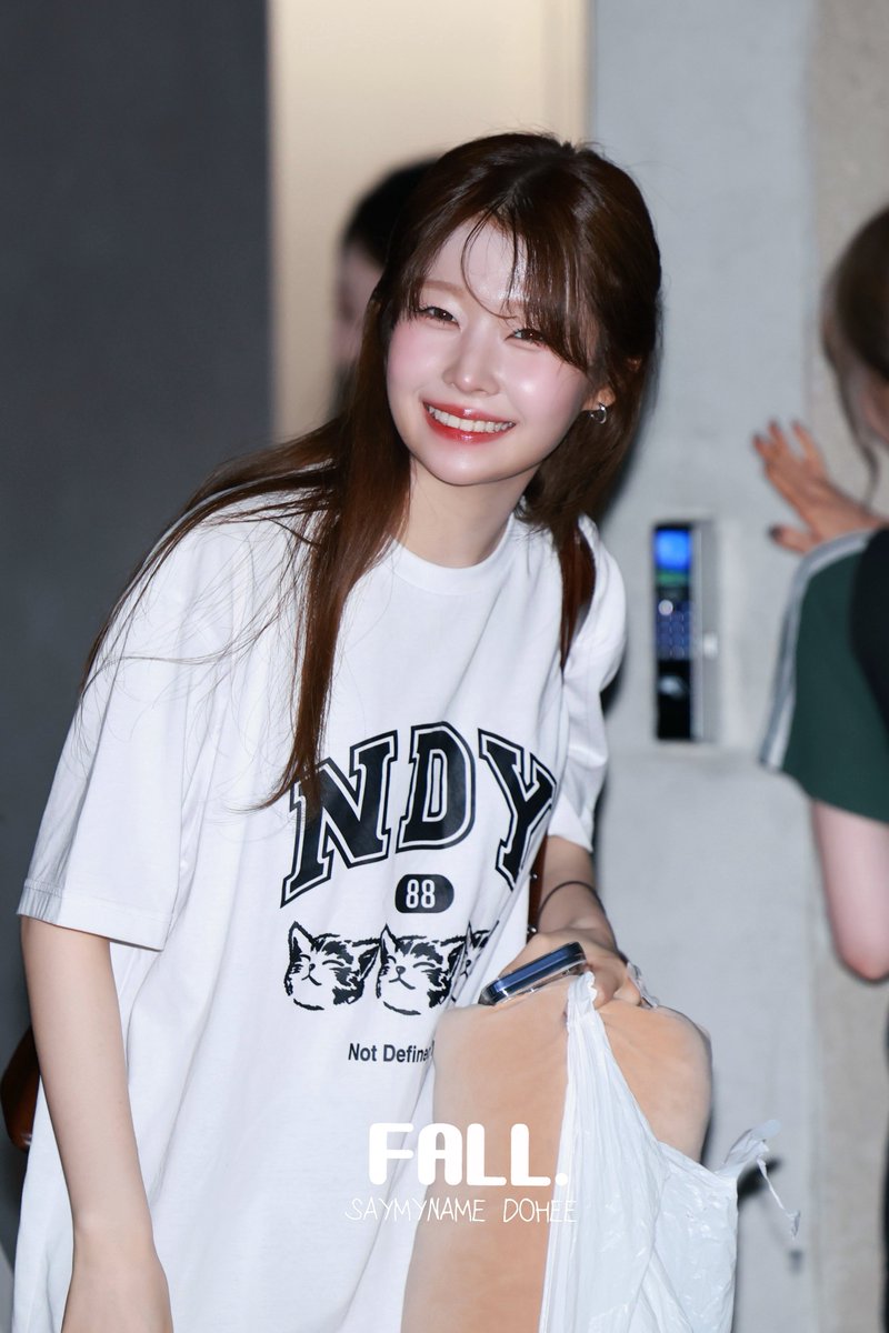 dohee_fall's tweet photo. 260618
🌬️

#도희 #Dohee
#세이마���네임 #SMN 
#SAYMYNAME https://t.co/3fuPR9VC7a