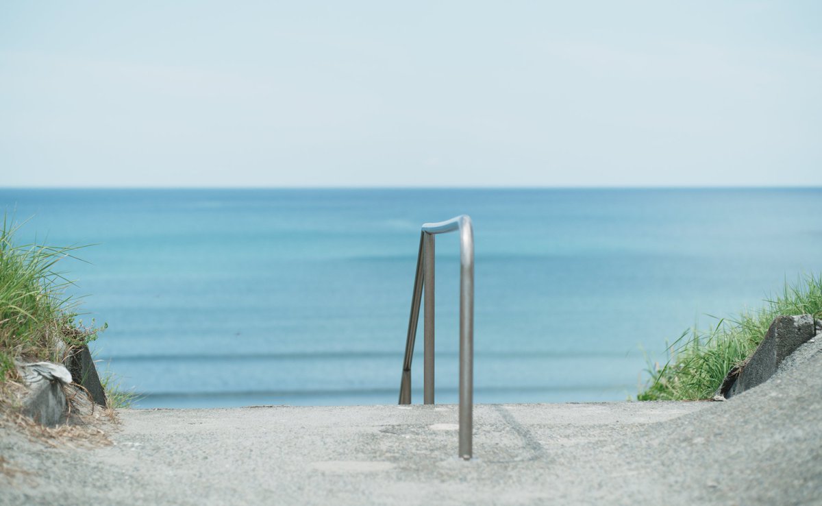 tarobikkuri's tweet photo. 海に続く階段
Art 85mm F1.4 DG DN BBL改造版 https://t.co/NzLWmPz0Ag