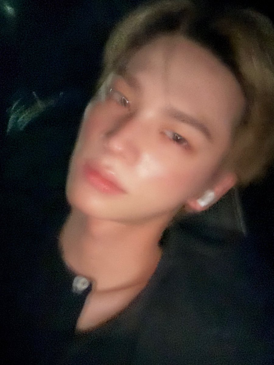 _ishinyou's tweet photo. 신유 위버스 🖤

퇴근했습니다 https://t.co/1qQTAESRG5