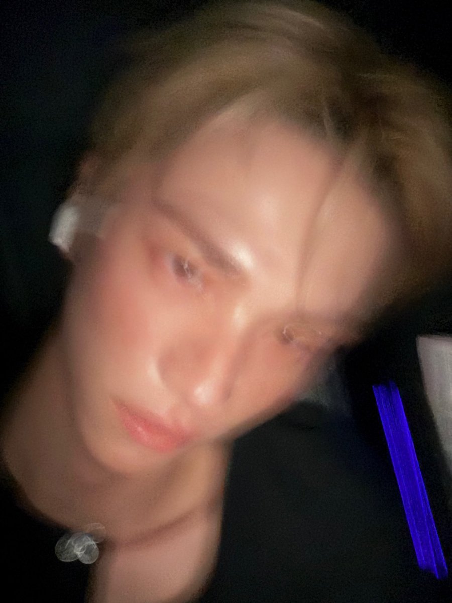 shinyunivers's tweet photo. KAMERA GETER INI LAGI 😭😭😭😭 https://t.co/6L0TG0wRe9