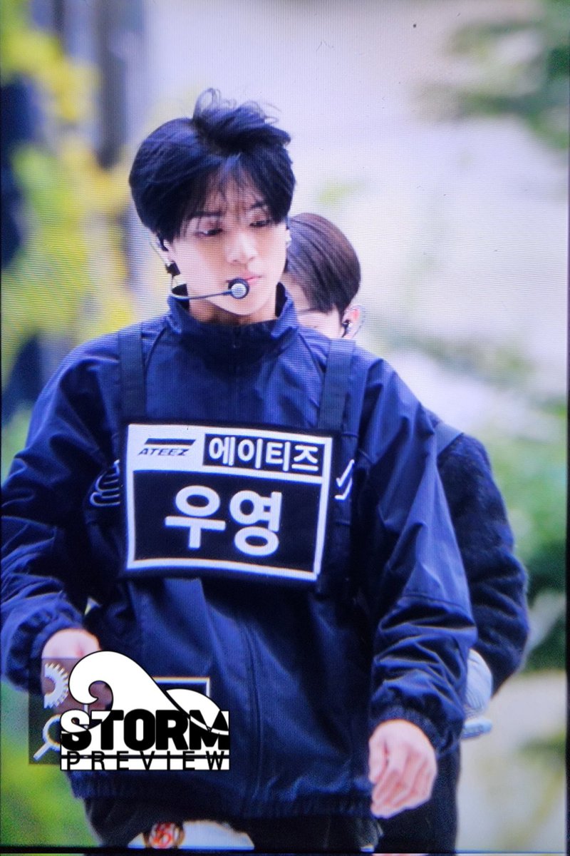 nyang_wooyo's tweet photo. 버석 정우영 미친거.
어어. 나 야근해도돼. (ㅈㅉ?구라치지마임마 https://t.co/mXUtUobFck
