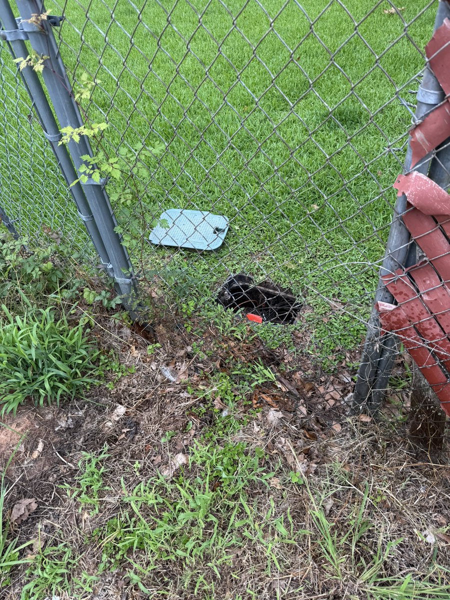 pepsiman314's tweet photo. @ATT come fix this. Please it be 3 weeks.    71112 zip code      ray ave  bossier city la 71112 https://t.co/q61tvwO6Px