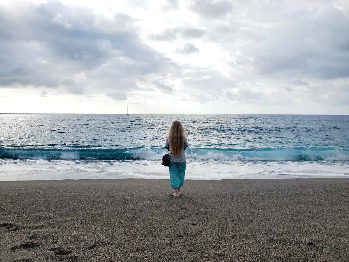 BeachHypnosis's tweet photo. Life never stops, but doesn't mean you can't take a break! https://t.co/gzp5cSRRa7 https://t.co/edJykNIQ9j