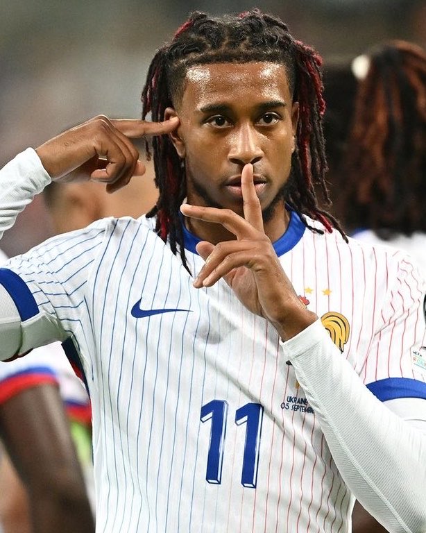 theMadridZone's tweet photo. 🚨💣 The dream target of Florentino Perez: MICHAEL OLISE. @marca https://t.co/MVF4ai0j5H