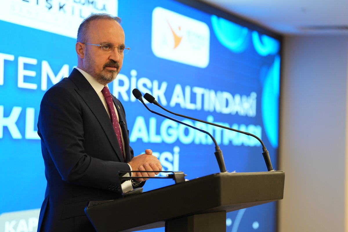 devletsert's tweet photo. Erdemli Yöneticiler Akademisi (EYAD) tarafından yürütülen ve İçişleri Bakanlığı Sivil Toplumla İlişkiler Genel Müdürlüğü tarafından desteklenen “Muhtemel Risk Altındaki Çocukların Algoritması Projesi”nin sendikamızın ev sahipliğindeki  kapanış toplantısına katıldık.

Geleceğimizin teminatı olan çocuklarımızın karşı karşıya bulunduğu risklerin erken tespit edilmesi ve en aza indirilmesine katkı sunmayı amaçlayan bu projeyi son derece kıymetli buluyor, hayırlı sonuçlara vesile olmasını temenni ediyorum.

Programa katılım sağlayan ve Genel Merkezimizi ziyaret eden İçişleri Bakan Yardımcımız Sayın Bülent Turan’a teşekkür ediyor, şükranlarımı sunuyorum.