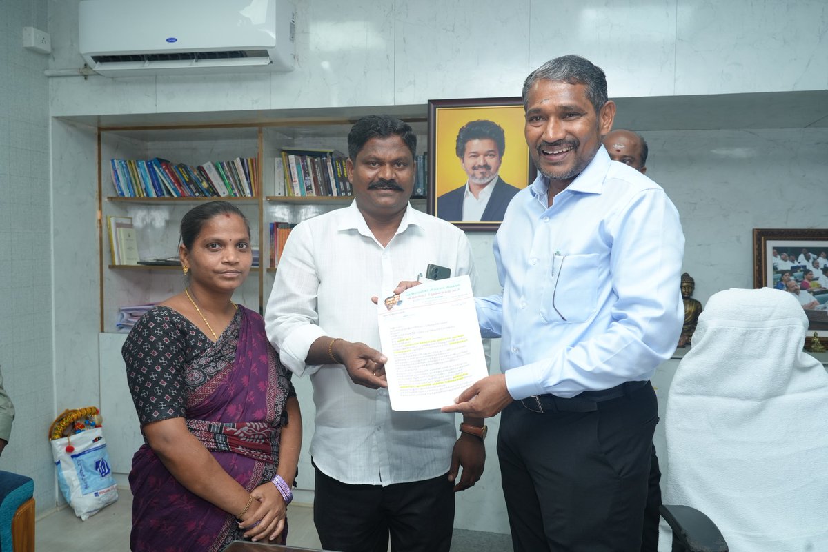 egastofficial's tweet photo. சென்னை தலைமைச் செயலகத்தில் மாண்புமிகு அமைச்சர் அண்ணன் #வன்னிஅரசு அவர்களை சந்தித்து பழங்குடியின மக்களுக்கு சாதிச் சான்றிதழ் மனைப்பட்டா கல்வி உள்ளிட்ட அடிப்படை உரிமைகளை செய்து தர பழங்குடி மக்களுடன் சென்று மனு அளித்தேன்..
@VanniTamizhVCK 
@thirumaofficial https://t.co/Lvj3MMkJot