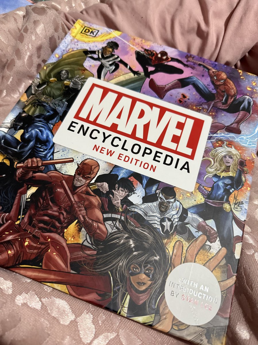 sheanomula's tweet photo. spent the last hour theorising on who sadie sinks character could be and if she is jean grey or not because i can’t wait for spidey https://t.co/D4wbQDotCp