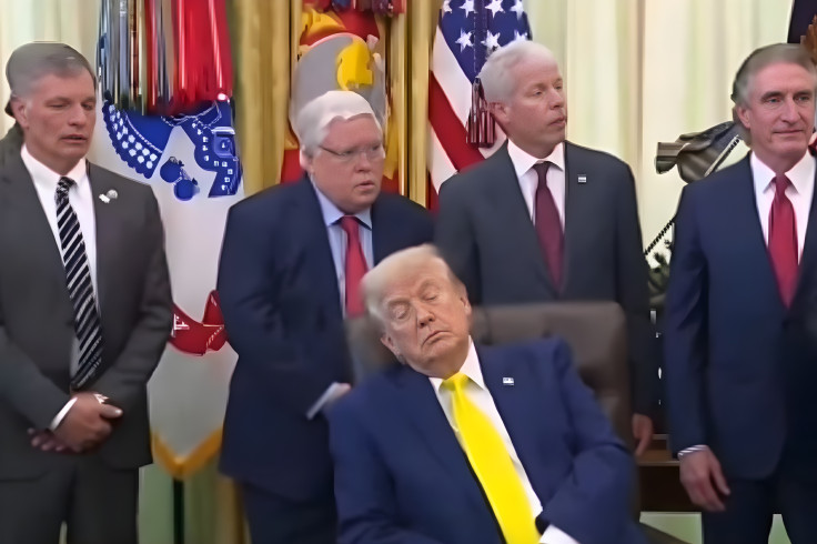 DoubleJones1's tweet photo. @RealMBrooks @HQNewsNow I think I'd have to use AI to see Trump on a bike LOL https://t.co/iHwQvKBrlG