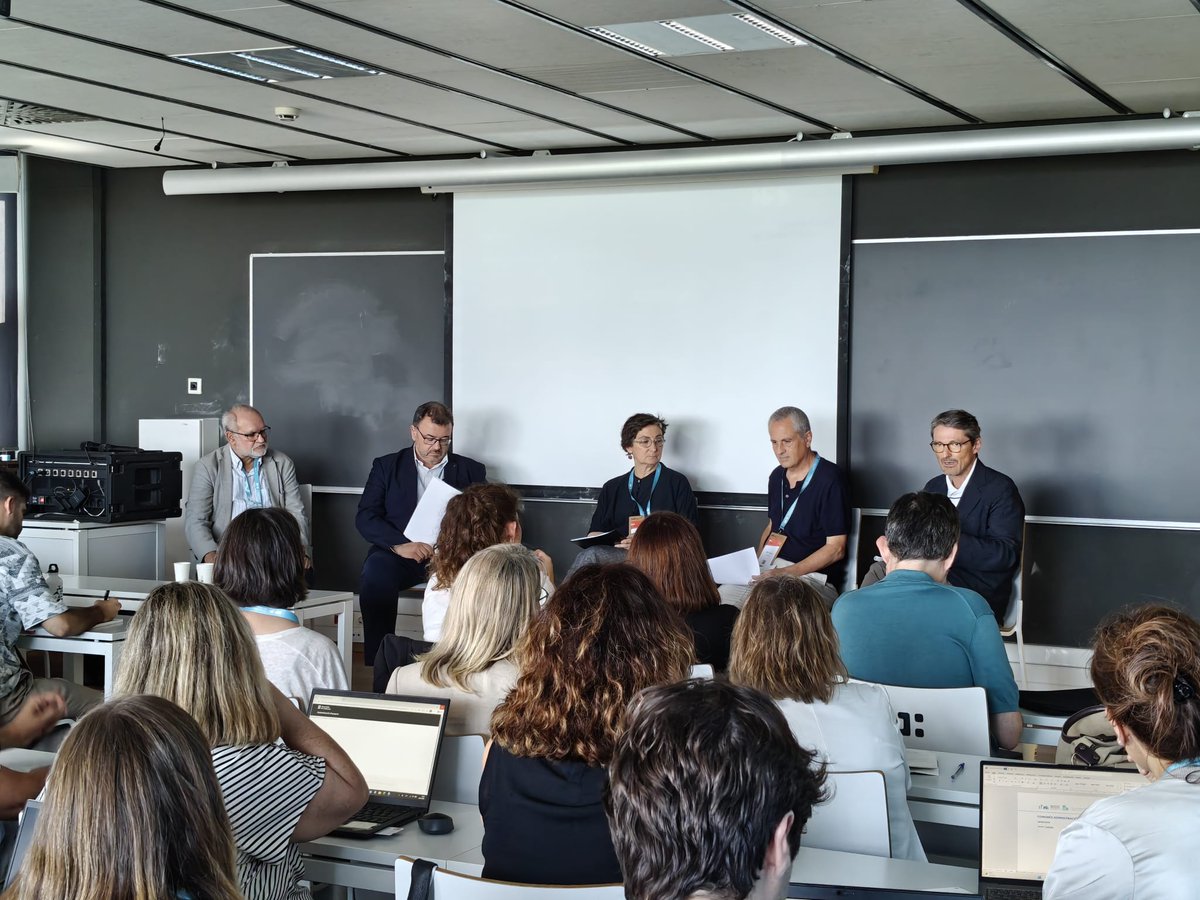 Taula3sector's tweet photo. 🗣️ Xavier Trabado, president @Taula3sector, al 3r Congrés Català de Gestió Pública: "Parlar de contractació, subvencions o concerts no és un debat tècnic o jurídic. És parlar de la capacitat del nostre sistema de serveis socials de respondre a les necessitats de la ciutadania". https://t.co/vIZtF6wjfL