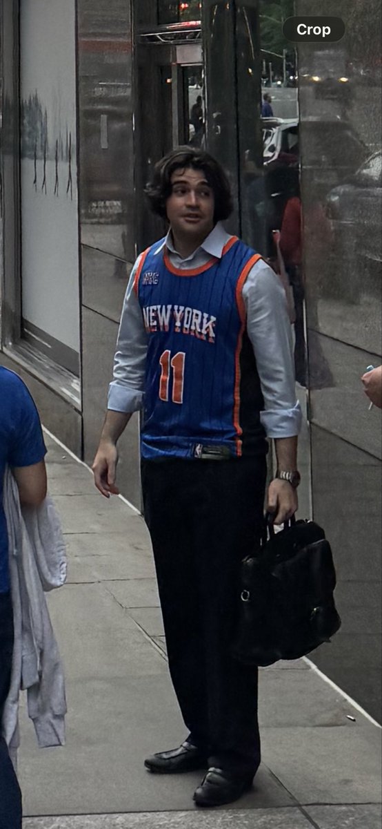 MrDlo5's tweet photo. What a fucking legend #knicks #parade https://t.co/VGKV7aLSU9