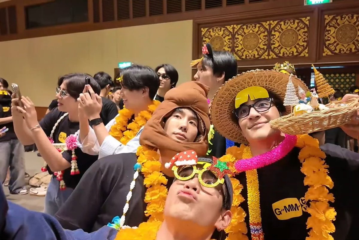 justceriyou's tweet photo. i spot our cuties 55555

#GMMTVLiveHouse #AouBoom https://t.co/tU7qH8IH8Y
