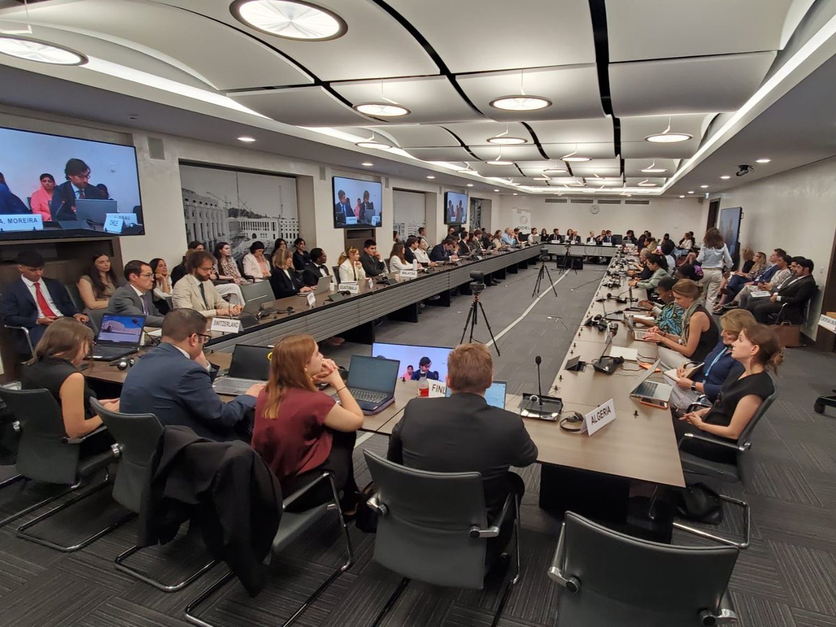 FECC_educacio's tweet photo. 🌍 La FECC participa al side event “Education Systems and Pluralism” al Palau de les @UNGeneva, organitzat per @oidel_edu en col·laboració amb les missions permanents de l’Argentina i Xile.
📚 Una reflexió internacional sobre educació, pluralisme i llibertat d’elecció educativa.
#FECC #Educació #ONU
