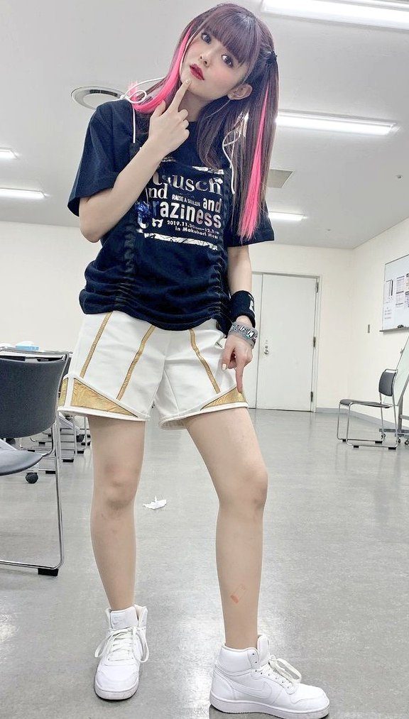 紡木吏佐 缶バッジ まとめて シークレット アタシは 紡木 吏佐さん の タイツの中にいらっしゃった カップ