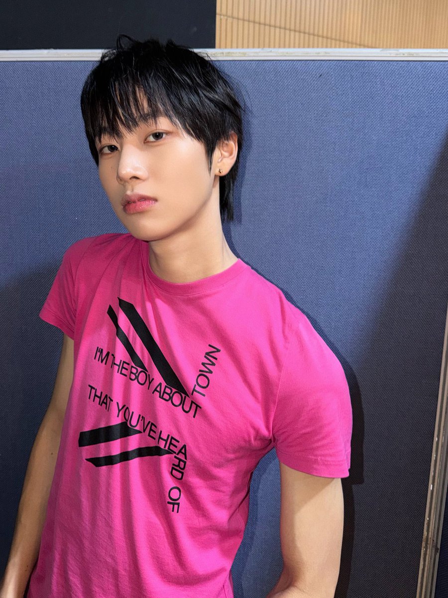 idim117's tweet photo. 성현이핫핑크가퍼컬인것같기도🤤 https://t.co/NSF6ass0pV
