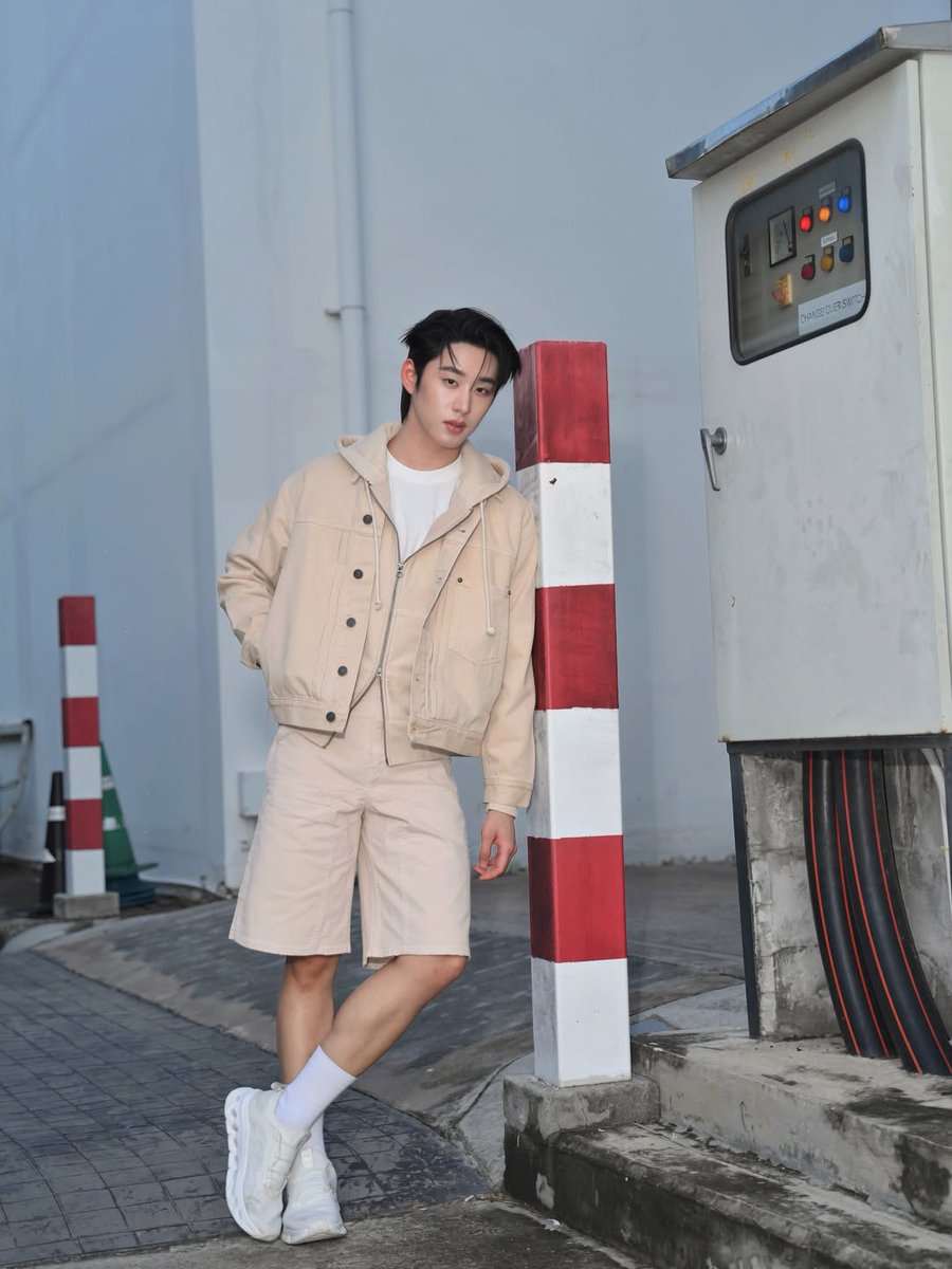 WilliamEstPH's tweet photo. 180626 IG Update @EstRvp 

📸est_rvp: Unrushed

-☀️

#est_rvp #WilliamEstPH https://t.co/K3RodmnA5r