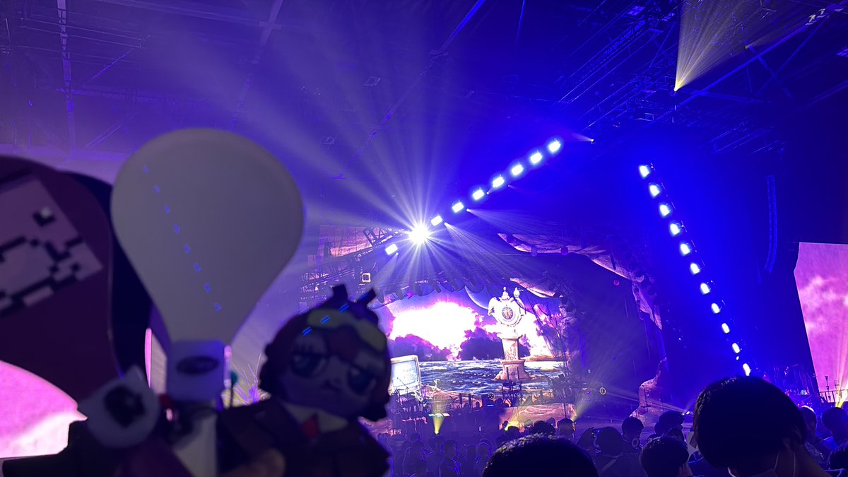 meon00's tweet photo. マリンメッセ福岡の時は武道館の時みたくアンチモンのヒュマニラとヒューマノイドで泣きまくらないように堪えてました

 #ゾンクラ https://t.co/nqYALGYdev