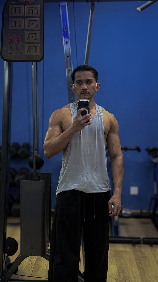 nicezam's tweet photo. arini gym 💪🏻 esok lari 🏃🏻‍➡️ https://t.co/QVaD2Bpdks