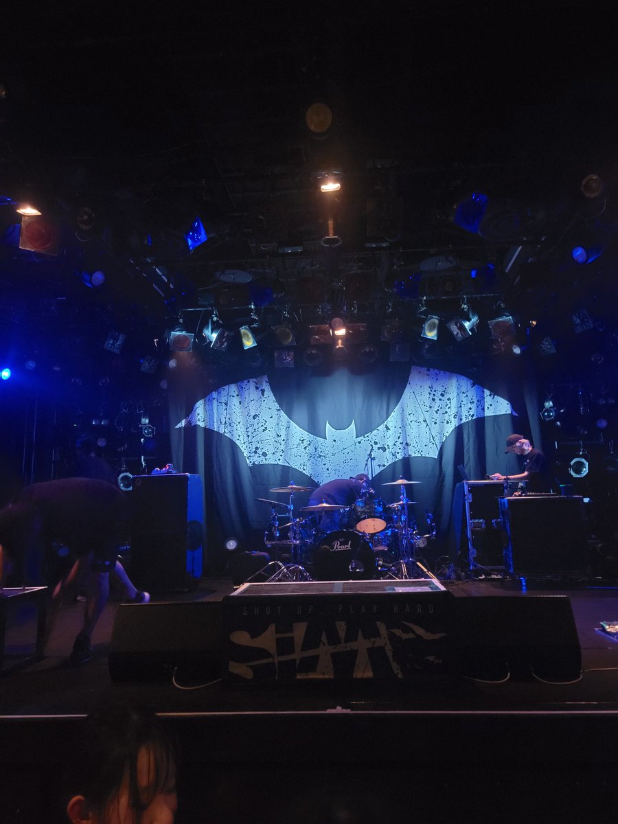 gottsu5771's tweet photo. SiMの広島公演、最高すぎました！！
久しぶりのクアトロ😂
こんなにライブに行ってるのにライブハウスでのSiMは初🤣
何でだろ…笑
楽しすぎました🎵
MAHさんの投げた水をついつい回して撒き散らしてしまった😨笑

写真を撮ってくれた方、ありがとうございました☺️
参戦された皆さん、お疲れ様でした😊 https://t.co/1t6c2Onoyz