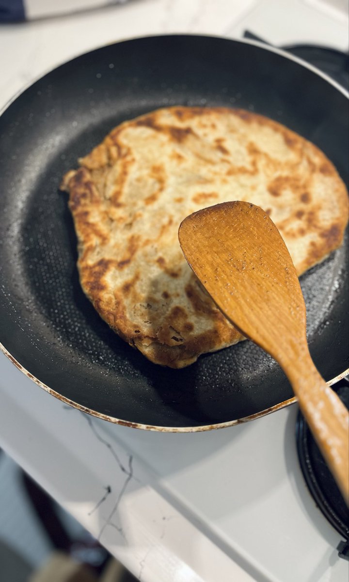erva_ipek89's tweet photo. Bebeleri babaanne ziyaretine götürme sırasında nefse hakim olunamayıp bazı glutenlere düşüldü. Pişmanlık had safhada. https://t.co/MPoJkVrWO5