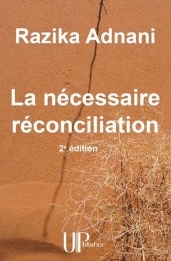 RazikaAdnani's tweet photo. Pour en finir avec le problème du #voile, il faut cesser de le présenter comme un signe #religieux, aucun #verset coranique ne dit que la femme doit couvrir sa chevelure, mais comme un signe de discrimination, de #déshumanisation et une légitimation de la #violence, ce qu’il est réellement.

Le voile – La déshumanisation de l’homme
 
"Le port du voile est, aujourd’hui, l’un des phénomènes sociaux les plus spectaculaires et les plus répandus. En Algérie, comme dans tous les pays musulmans, il symbolise l’une des représentations les plus visibles d’un retour aux traditions qui signe l’échec du combat mené par les intellectuels du XXe siècle : considérer la femme en tant qu’être humain et non en tant que corps. 
Pour prouver la nécessité du voile revient toujours la même justification : il protège la femme des agressions sexuelles car, devant le corps de la #femme, l’homme est incapable de se maîtriser. Quand il l’aperçoit, il le désire obligatoirement et, s’il le désire, il ne peut que chercher à assouvir cette pulsion. 
Étonnante explication ! Mais ceux qui la défendent ne s’arrêtent pas là. " 

Extrait de mon ouvrage : La nécessaire réconciliation
 Lien pour lire davantage sur le sujet  : https://t.co/IZCrxXs8lo
Ouvrage publié en #Algérie en 2013 aux éditions Dalimen et en #France en 2014 aux éditions UPblisher. La deuxième édition a été publiée en 2017.