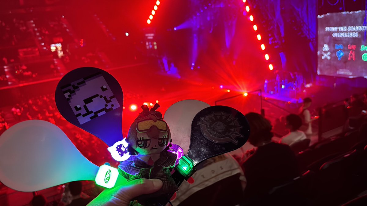 meon00's tweet photo. ジーライオンアリーナでは大好きなヒュマニラこそ聴けなかったけどもこれでゾンクラが終わってしまうって思いながらACAねさんの歌声に籠った想いがラストだと感じさせられて今日千秋楽はうるっと来てました
 #ゾンクラ https://t.co/ARdfj1ZVua