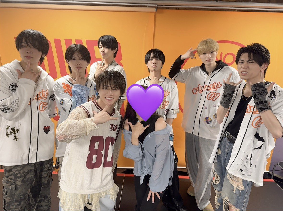 Lnotonari_rts's tweet photo. 大好きなAnswersとキミ都市🤟🤟🏻
あの〜顎にって言いましたよねꉂ🤣𐤔💚♥️
46億年前から好きでした🎶🎶って言ったら…
💛が…Lightが🐒の時から好きだったってこと❓面白すぎた笑笑。
 #BUDDiiS #君は都市伝説 #キミ都市
 #Answers #あんさーず
 #ClapClapClap #リリイベ https://t.co/pyxmMyZK62