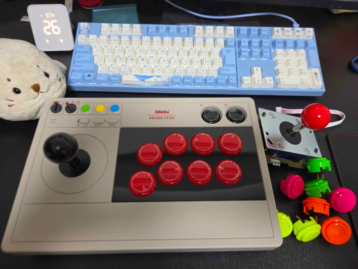 satanic0258's tweet photo. これをこうしてこう！
適当に蛍光色のボタンにしたらだいぶごきげんな感じになった https://t.co/af8ovQ17pA
