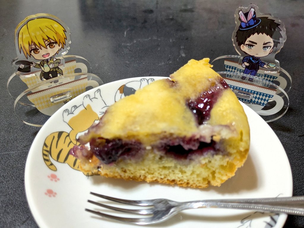 Argonion19's tweet photo. ケーキ買えなかったから手作りでゴメンだけど黄瀬君お誕生日おめでとうでした！今年もコレクションありがとな https://t.co/oFlDBlx3gu
