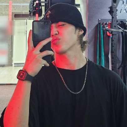 aboutscoups's tweet photo. crazy how he still looks hot even when he’s pouting https://t.co/5Xs8k8i3VV