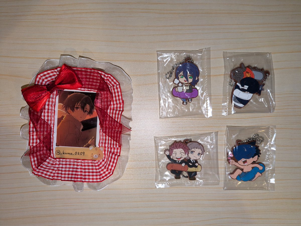 _kumo_0209's tweet photo. 【交換 譲渡】チェンソーマンレゼ編 キャラばんちょうこう ラバーマスコット

譲▶レゼ、チェンソーマン＆ボム
　　野茂＆副隊長、ビーム
求▶︎同異種 アキ、天使の悪魔
　　定価（＋送料）

🐾大阪手渡し or 郵送
🐾ビーム含むお取引優先
🐾交換譲渡優劣ありません https://t.co/9Ig9WEhIia