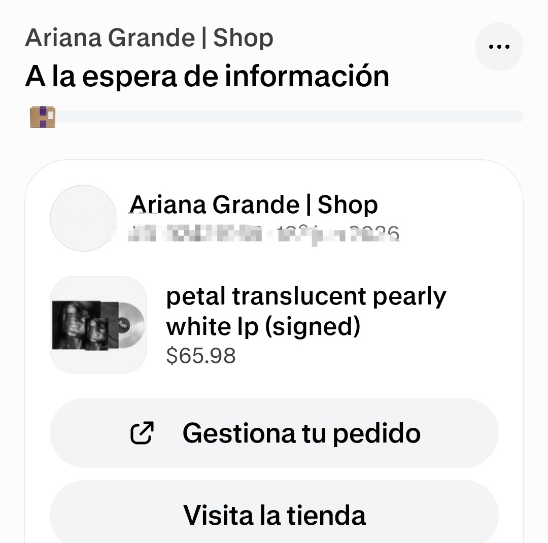arilovemj's tweet photo. LO LOGRÉ!!!! TENGO MIS VINYLS FIRMADOS DE PETAL, DIOS ES BUENOOOOOO, TE AMO ARIANA GRANDE!!!!!!!!!! https://t.co/hDTd1PlbpF