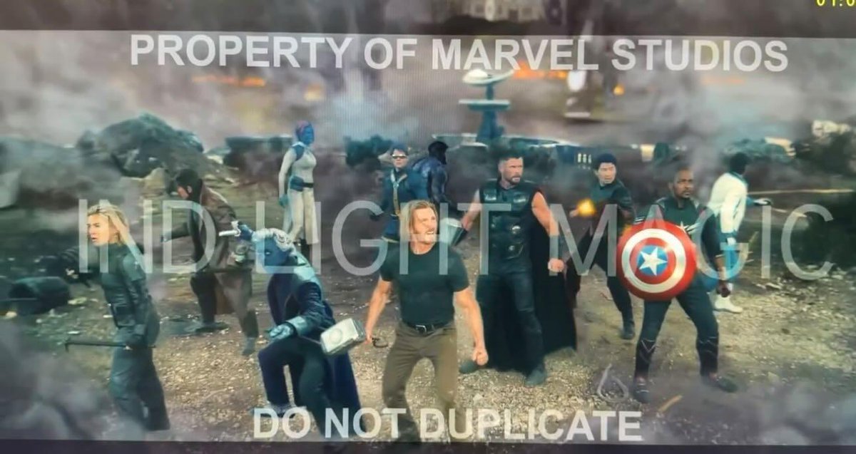 bluemintues's tweet photo. First look at 'AVENGERS: DOOMSDAY'

This is from Act 2. Heroes fighting sentinels that are controlled by Doctor Doom through runes taking command of the X-universe Sentinels. They are shown with green runes across their bodies https://t.co/XJPRlxbJPs