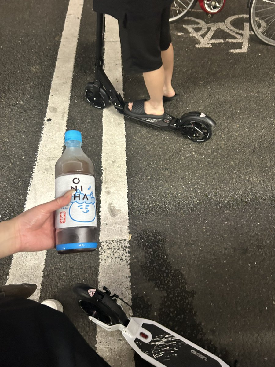 bou_0321's tweet photo. キックボード買ってルンルンでドライブしてセブンでおにちゃ👹🥤
#ONICHA https://t.co/az8sVqHCtv