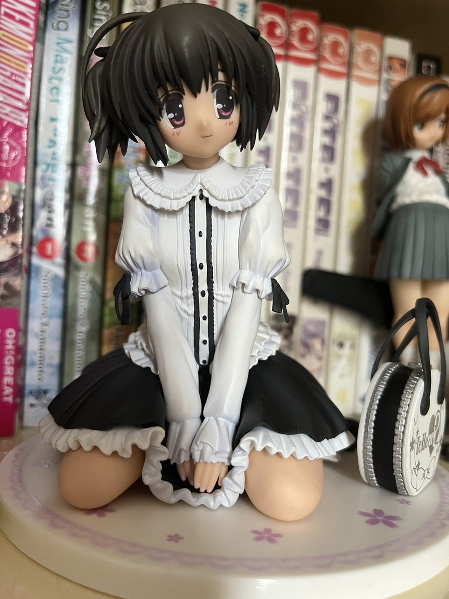 weirdcrittergrl's tweet photo. frilly https://t.co/TyrjguAY9g