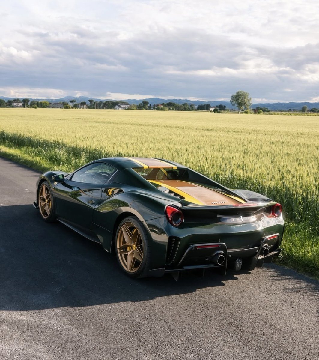 Belli_Ferrari's tweet photo. 488 Pista Spider 

📸 Jbmotorsgmbh (Instagram)

#Ferrari https://t.co/I63VbM2b3E