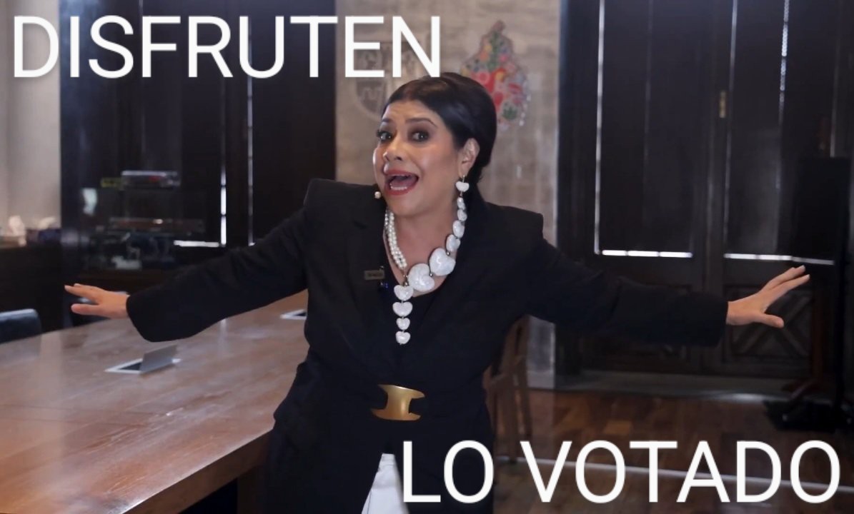 Jc_Chucky78's tweet photo. @HalloweenSalem2 @ClaraBrugadaM Jaja ya después a los chayoteros adoctrinados, resentidos sociales e ignorantes, les darán un concierto "GRATIS" en el Zócalo y así estarán felices, además un aumento de $500 en sus programas del malestar. Y nuevamente votarán por el #NarcoGobiernoDeMorena https://t.co/pahS9hgFXD